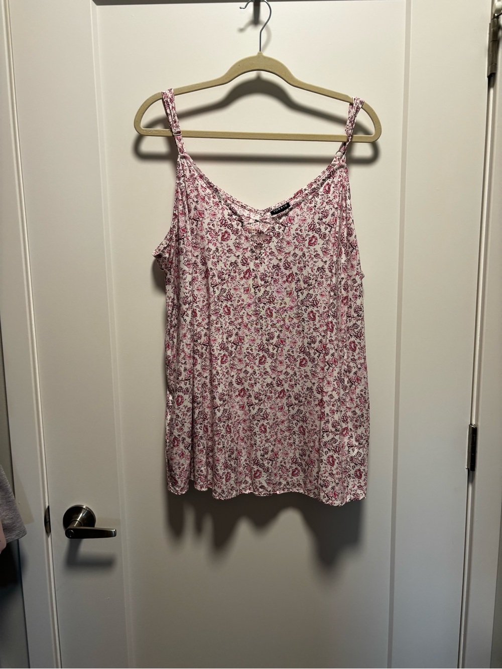 torrid Pink & White Floral Spaghetti Strap Cami